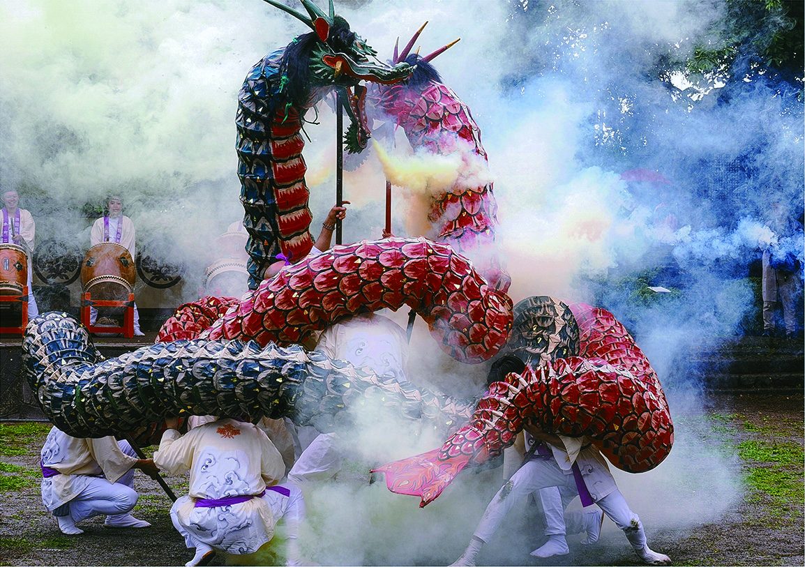 5月　龍神の舞　撮影：関和洋